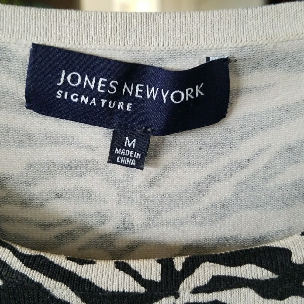 Top - Picture 2 of 3